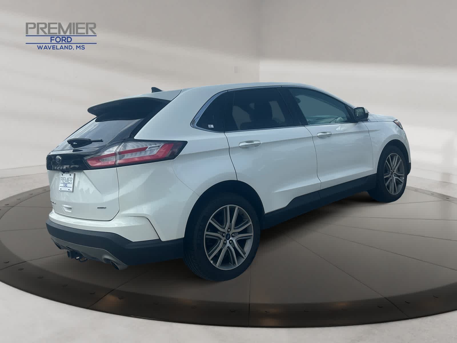 2022 Ford Edge Titanium photo 5