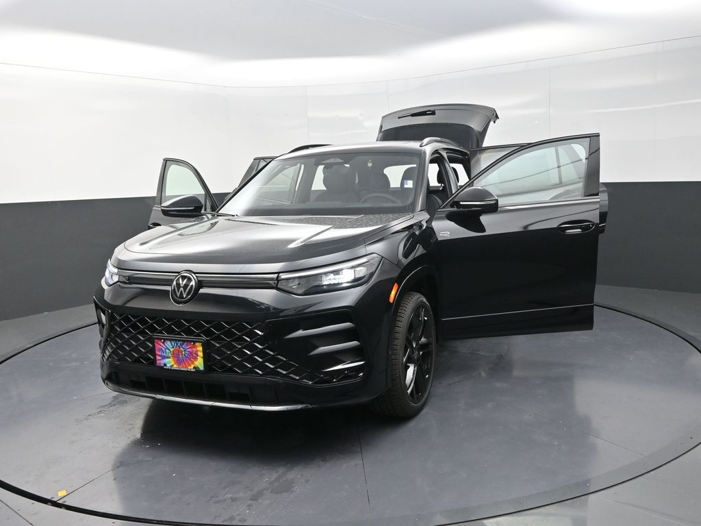 2025 Volkswagen Tiguan SE R-Line Black photo 3