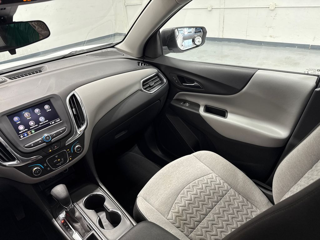 2023 Chevrolet Equinox LS photo 25