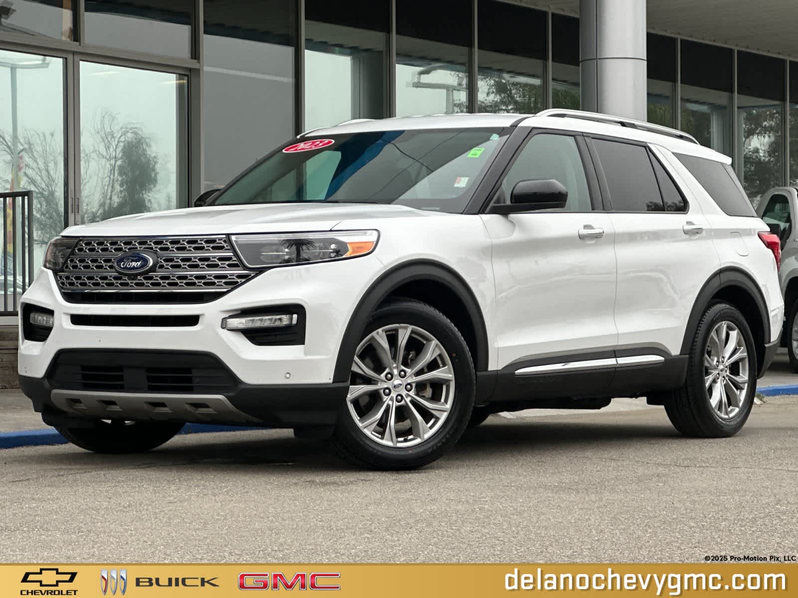 2023 Ford Explorer Limited's photo