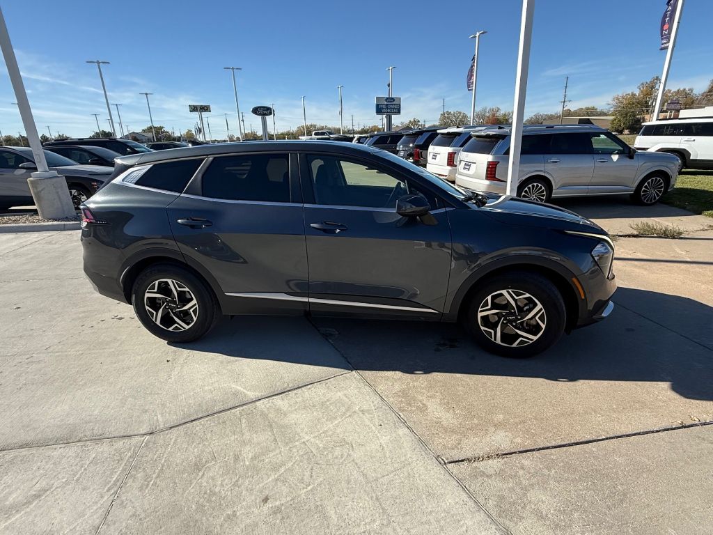 2023 Kia Sportage LX photo 3