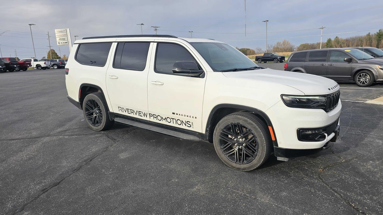 2024 Jeep Wagoneer L Series II Carbide photo 3