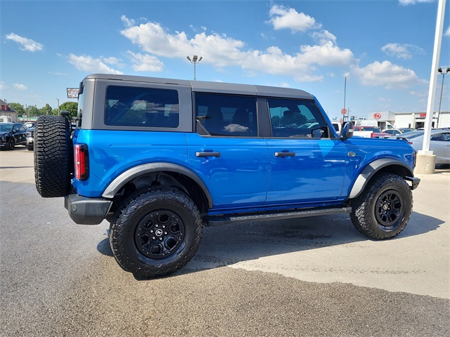 2022 Ford Bronco Wildtrak photo 2