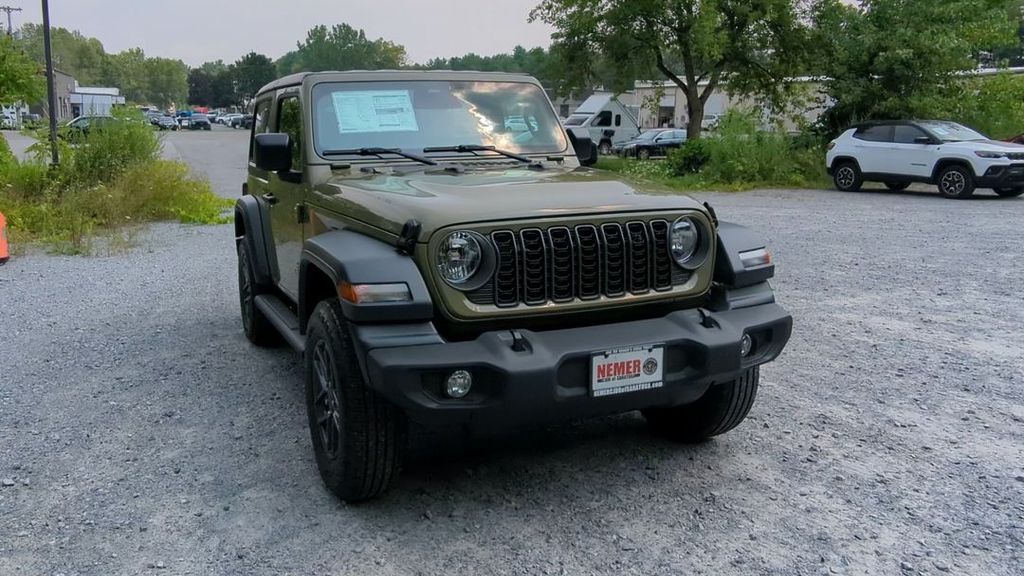 2025 Jeep Wrangler Sport S photo 4