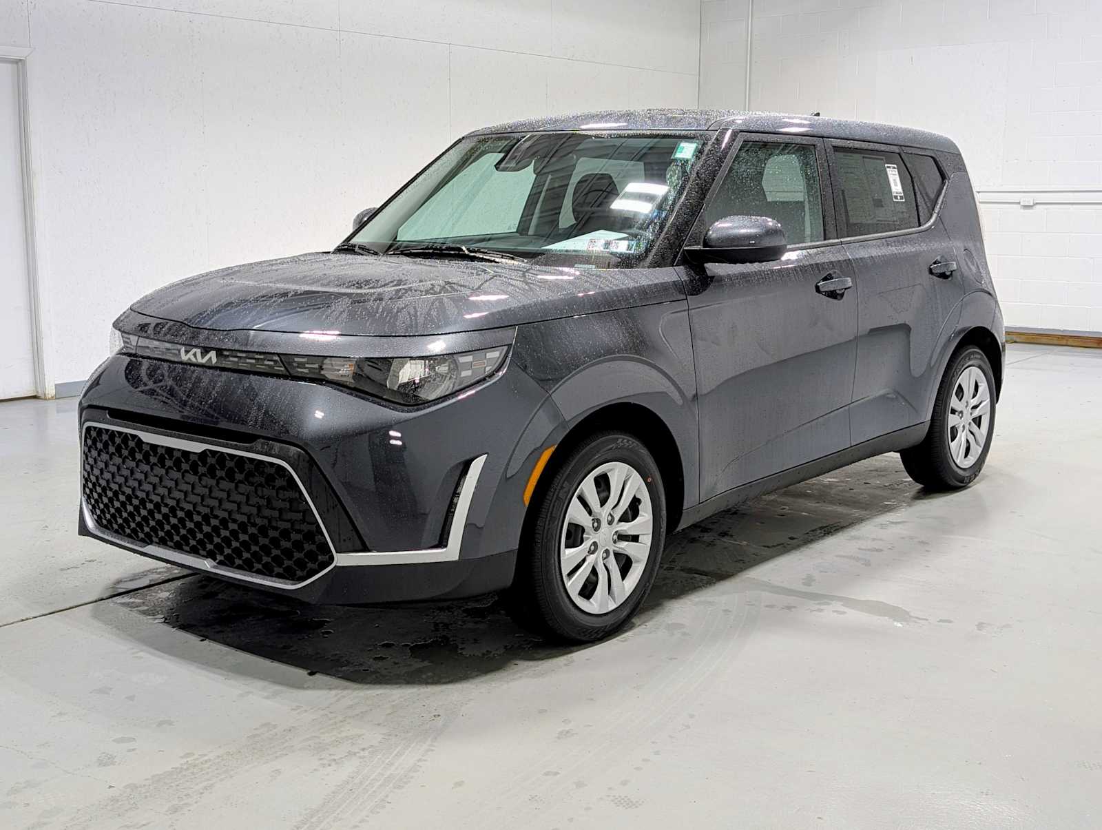 2023 Kia Soul LX's photo