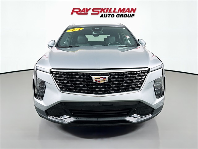2024 Cadillac XT4 Premium Luxury photo 2