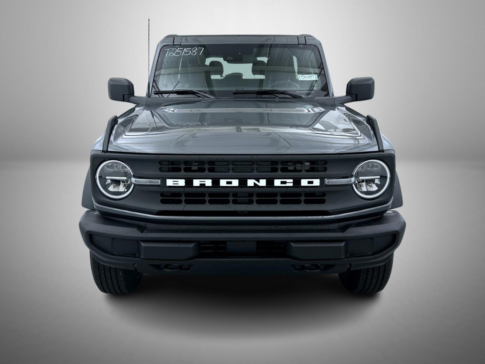2025 Ford Bronco Base photo 2