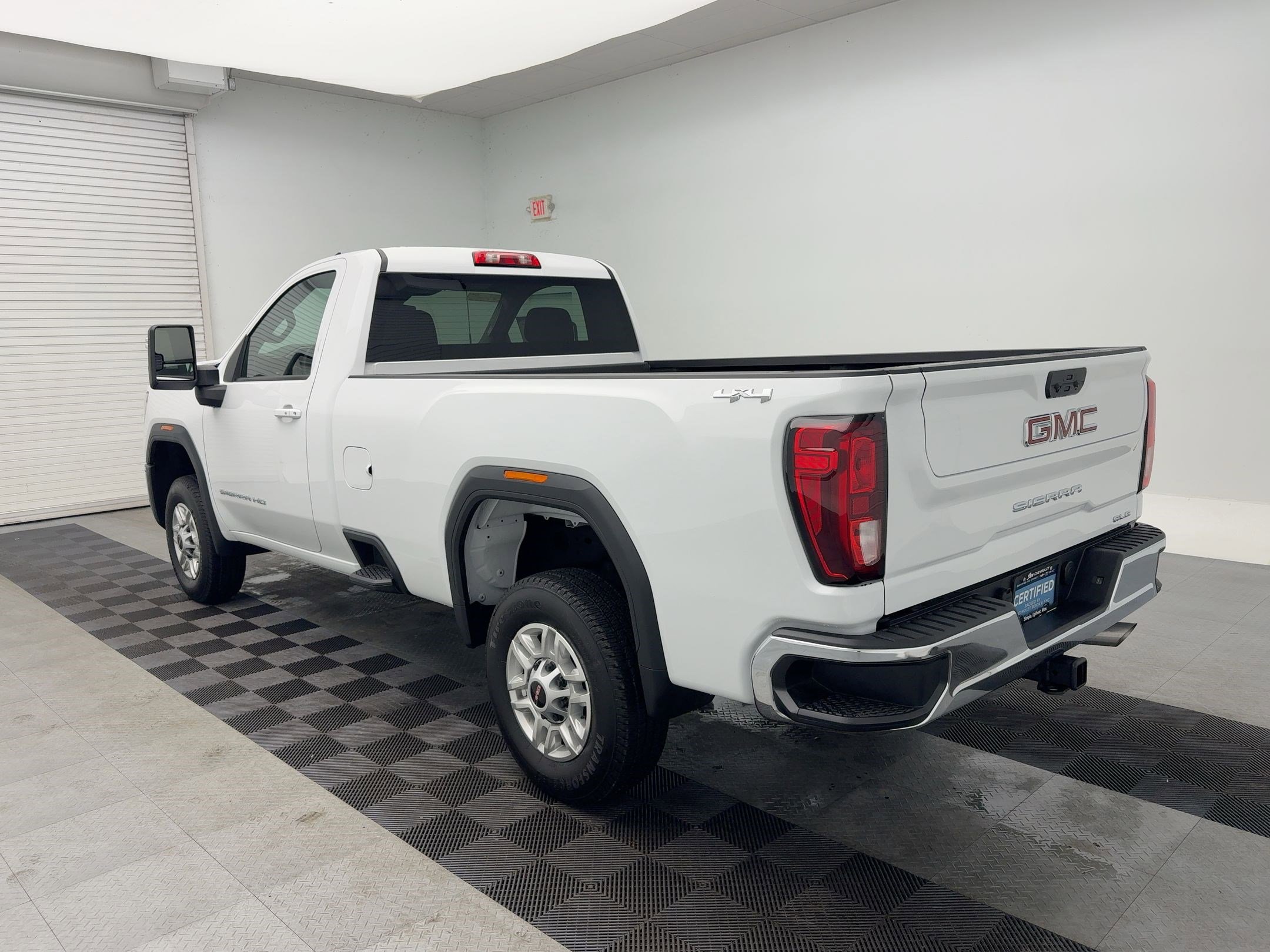 2025 Gmc Sierra 2500 HD SLE photo 3