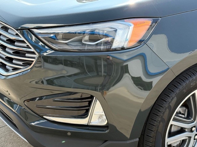 2022 Ford Edge Titanium photo 9