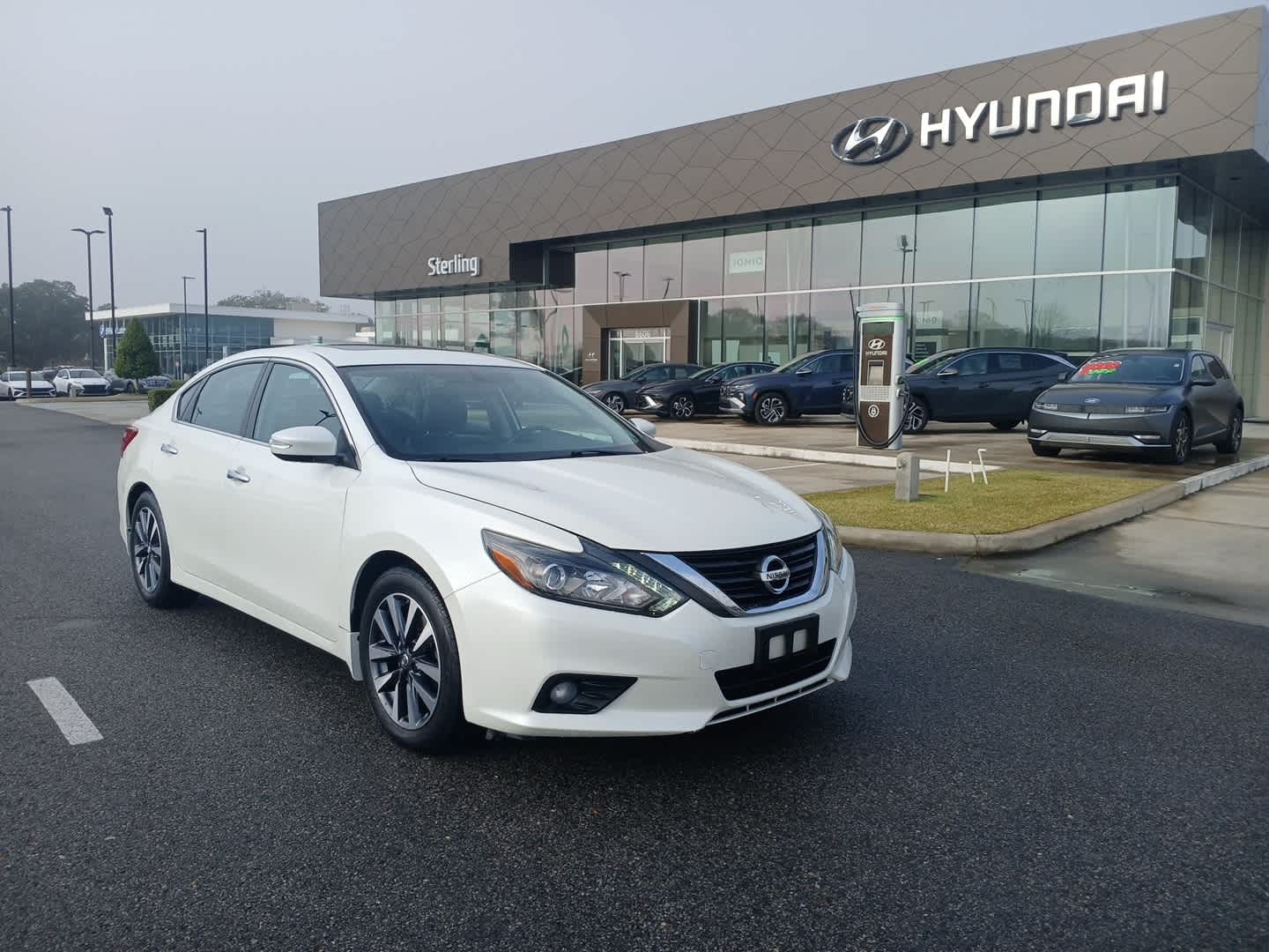 2016 Nissan Altima SL's photo