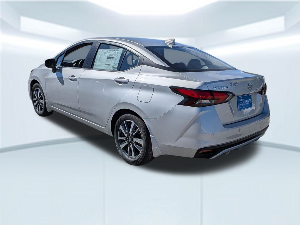 2025 Nissan Versa 1.6 SV photo 2