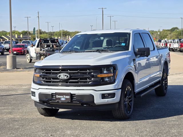 2025 Ford F-150 XLT photo 3