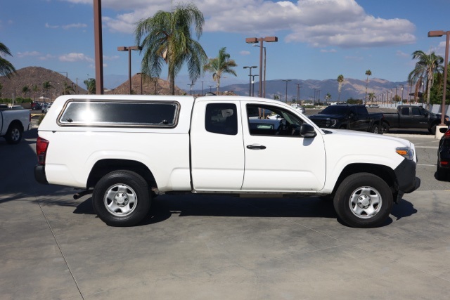 2022 Toyota Tacoma SR photo 2