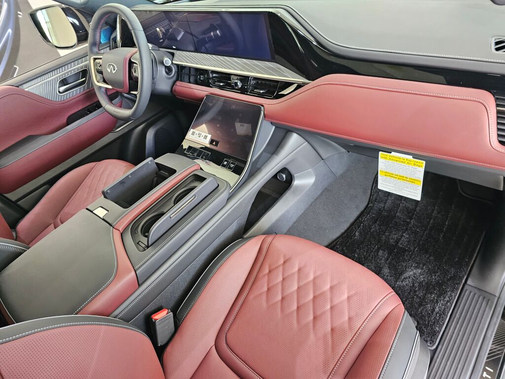 2025 Infiniti QX80 photo 13