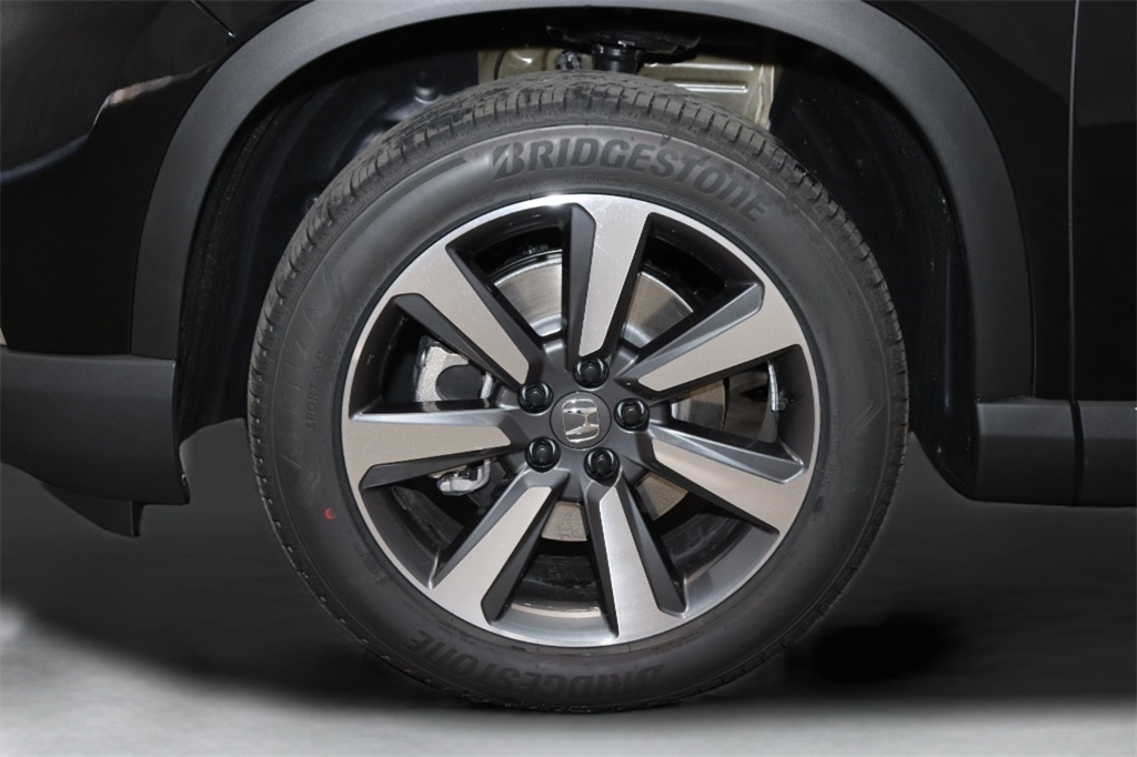 2025 Honda Pilot Touring photo 2