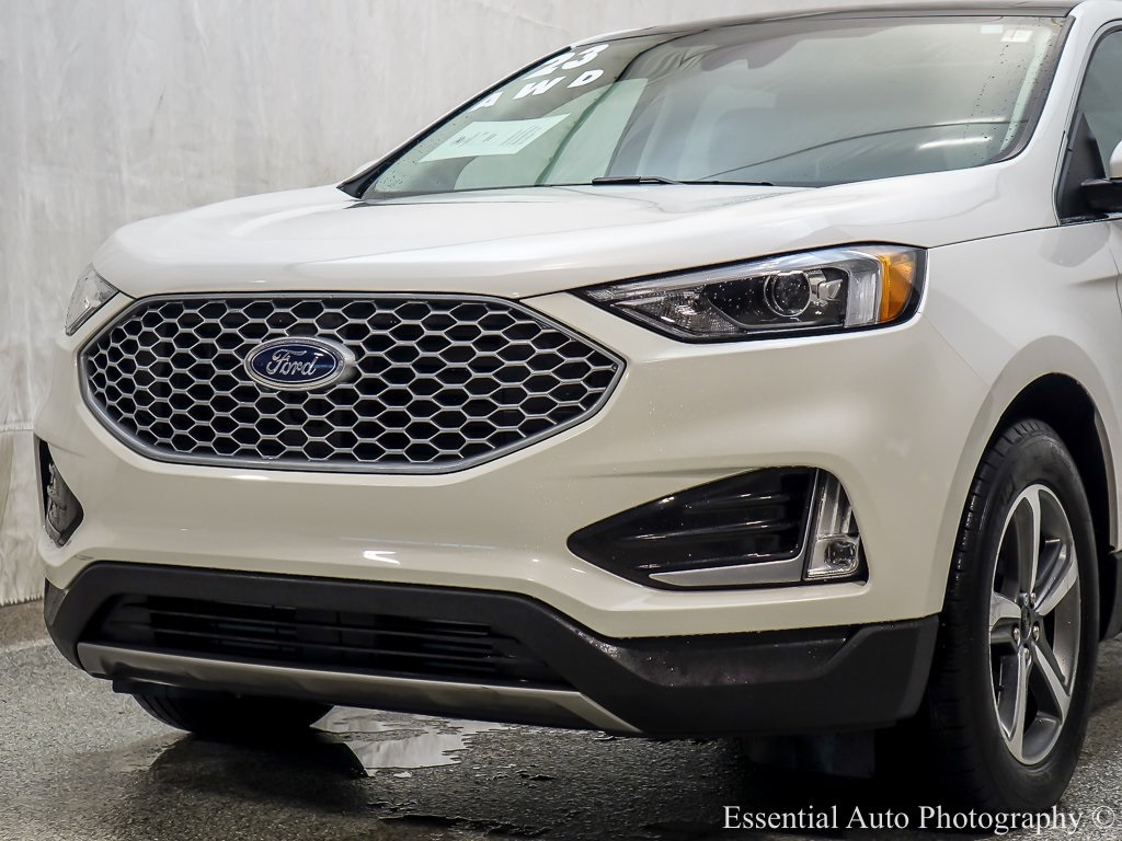 2023 Ford Edge SEL photo 3