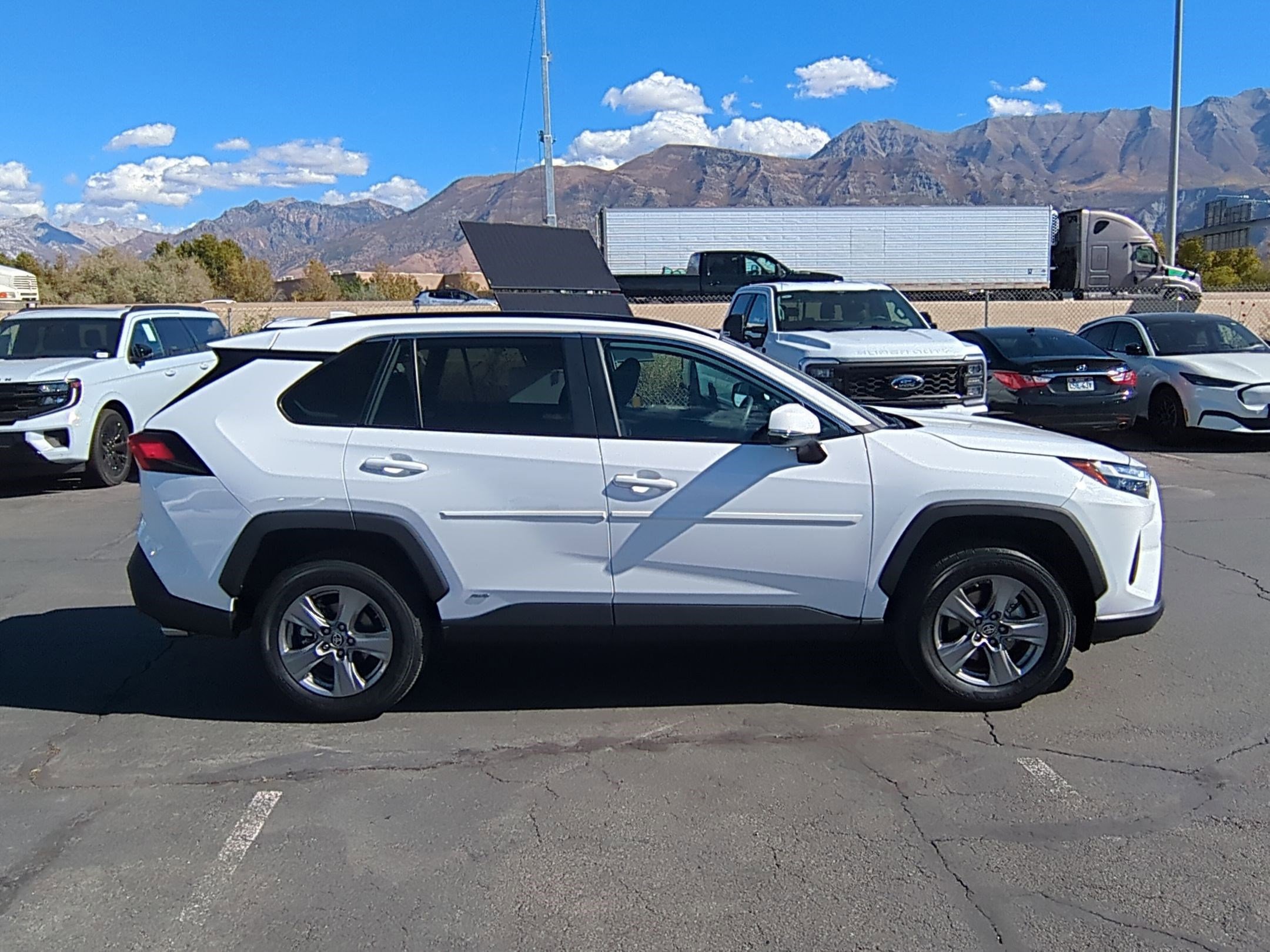 2024 Toyota RAV4 Hybrid LE photo 2