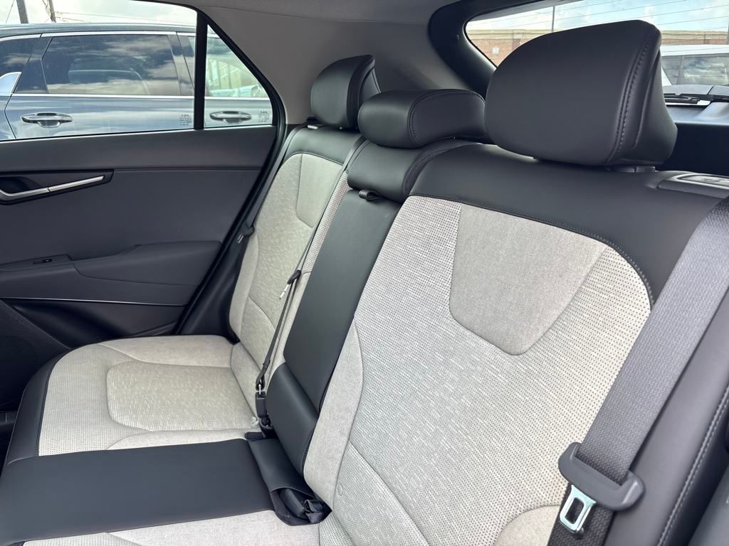 2025 Kia Niro SX photo 25