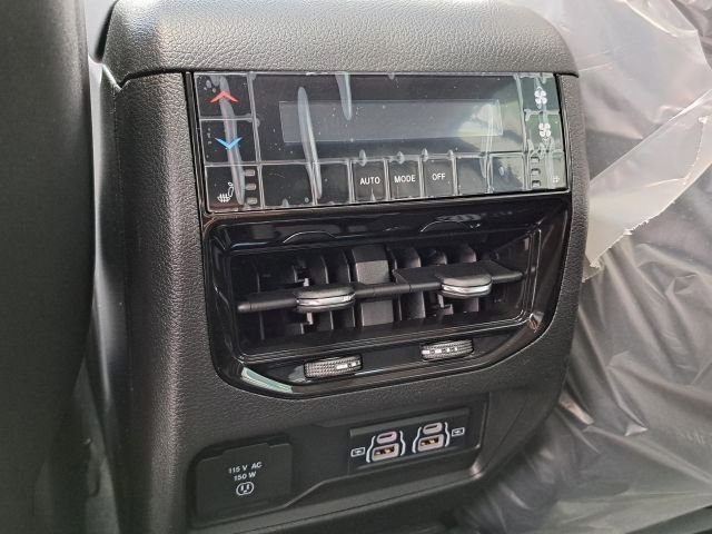 2023 Jeep Grand Cherokee Limited photo 25