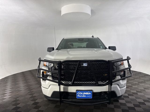 2025 Chevrolet Silverado 1500 Custom photo 2