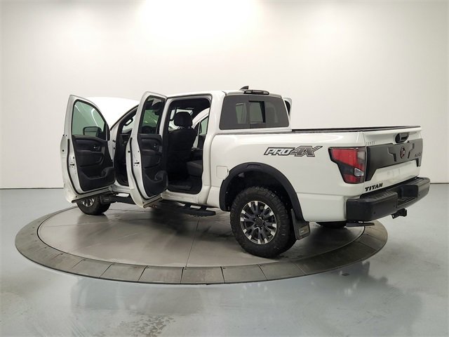 2023 Nissan Titan PRO-4X photo 11