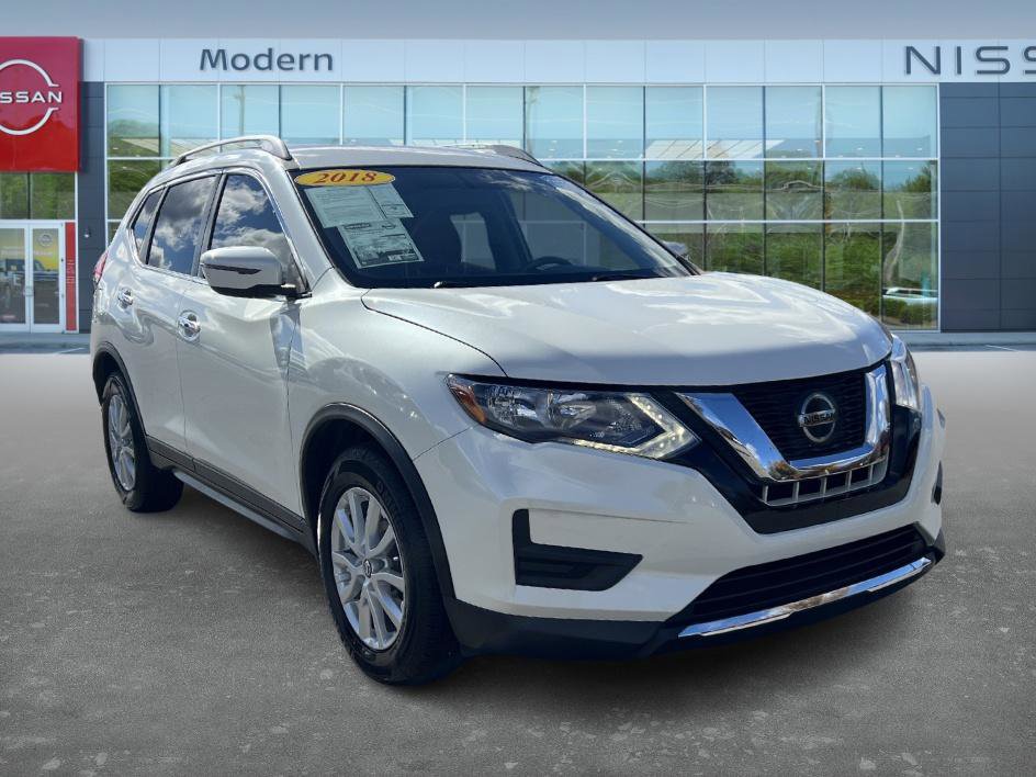2018 Nissan Rogue SV photo 3