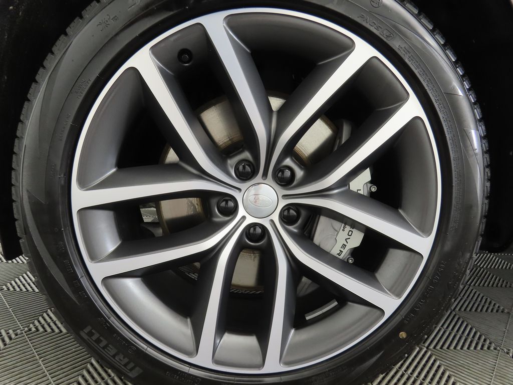 2025 Land Rover Range Rover SE photo 27