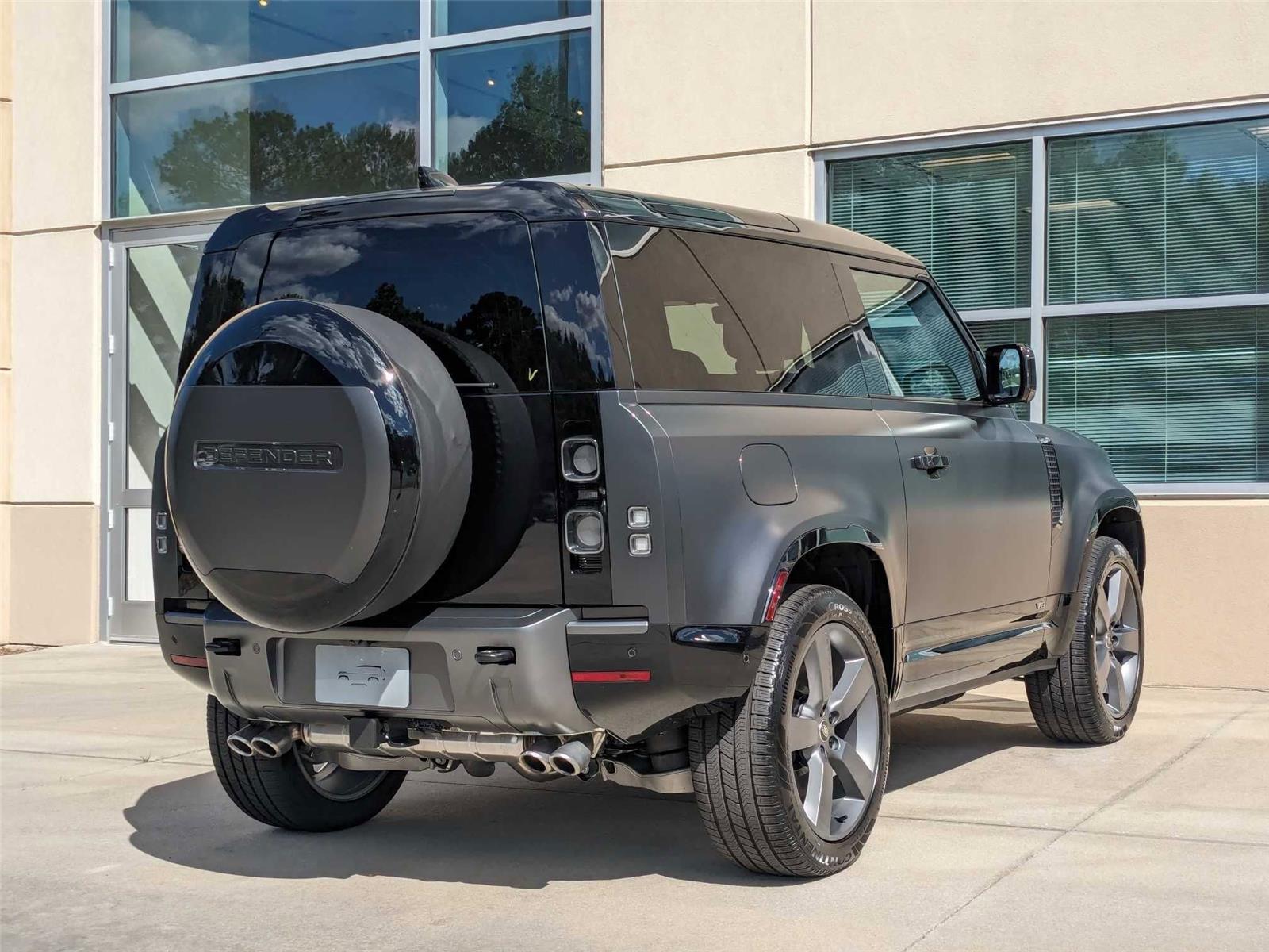 2024 Land Rover Defender 90 Carpathian Edition photo 4