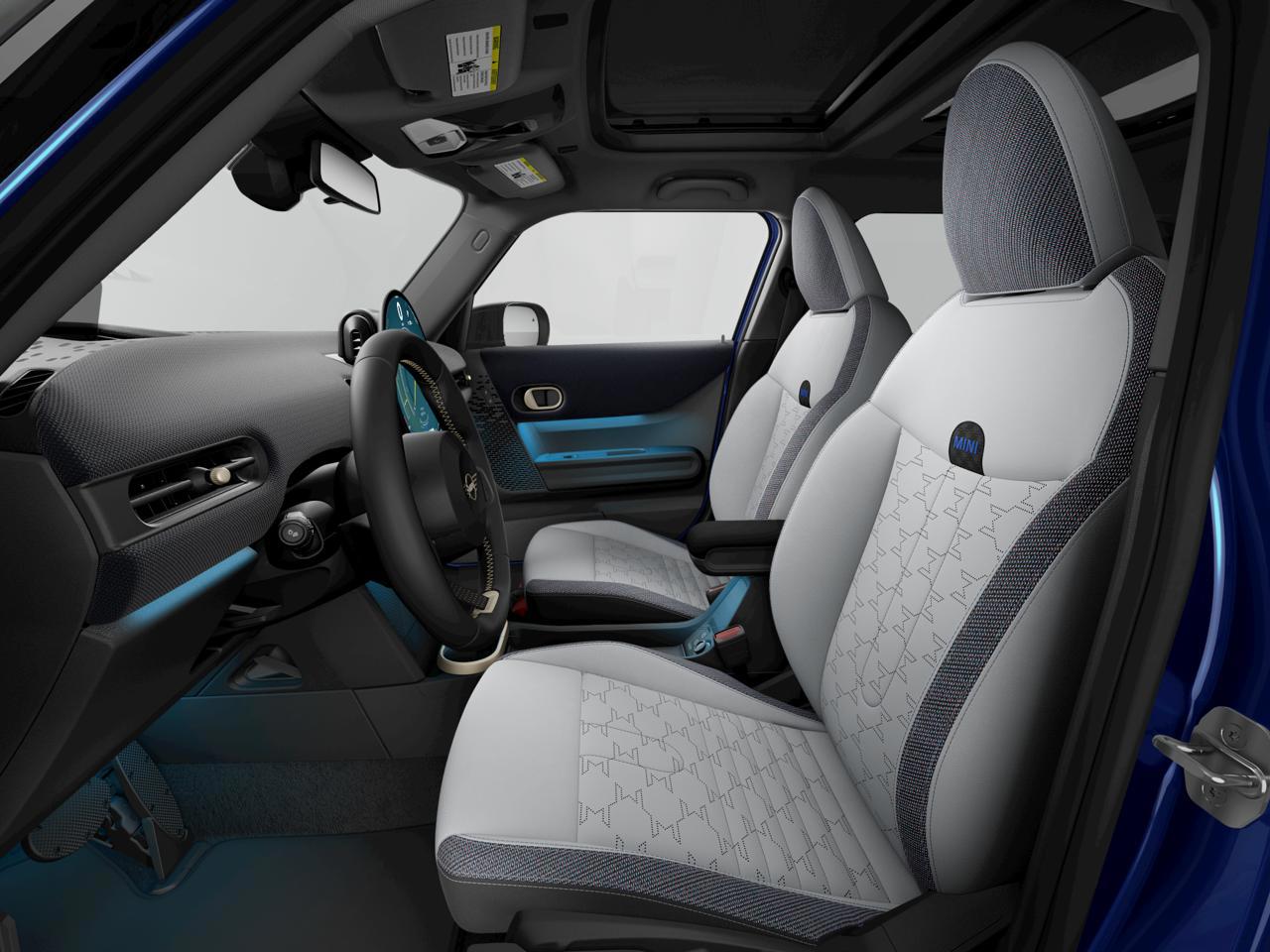 2026 Mini Cooper 4 Door Hardtop Oxford Edition photo 2