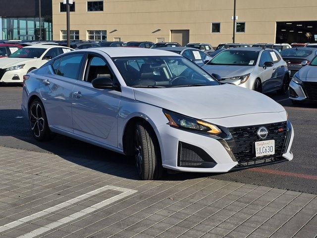 2024 Nissan Altima 2.5 SR photo 4