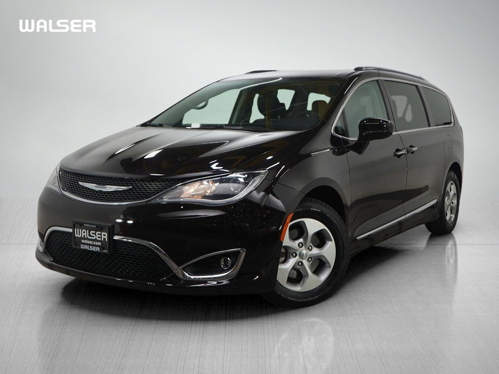 2017 Chrysler Pacifica Touring-L Plus's photo