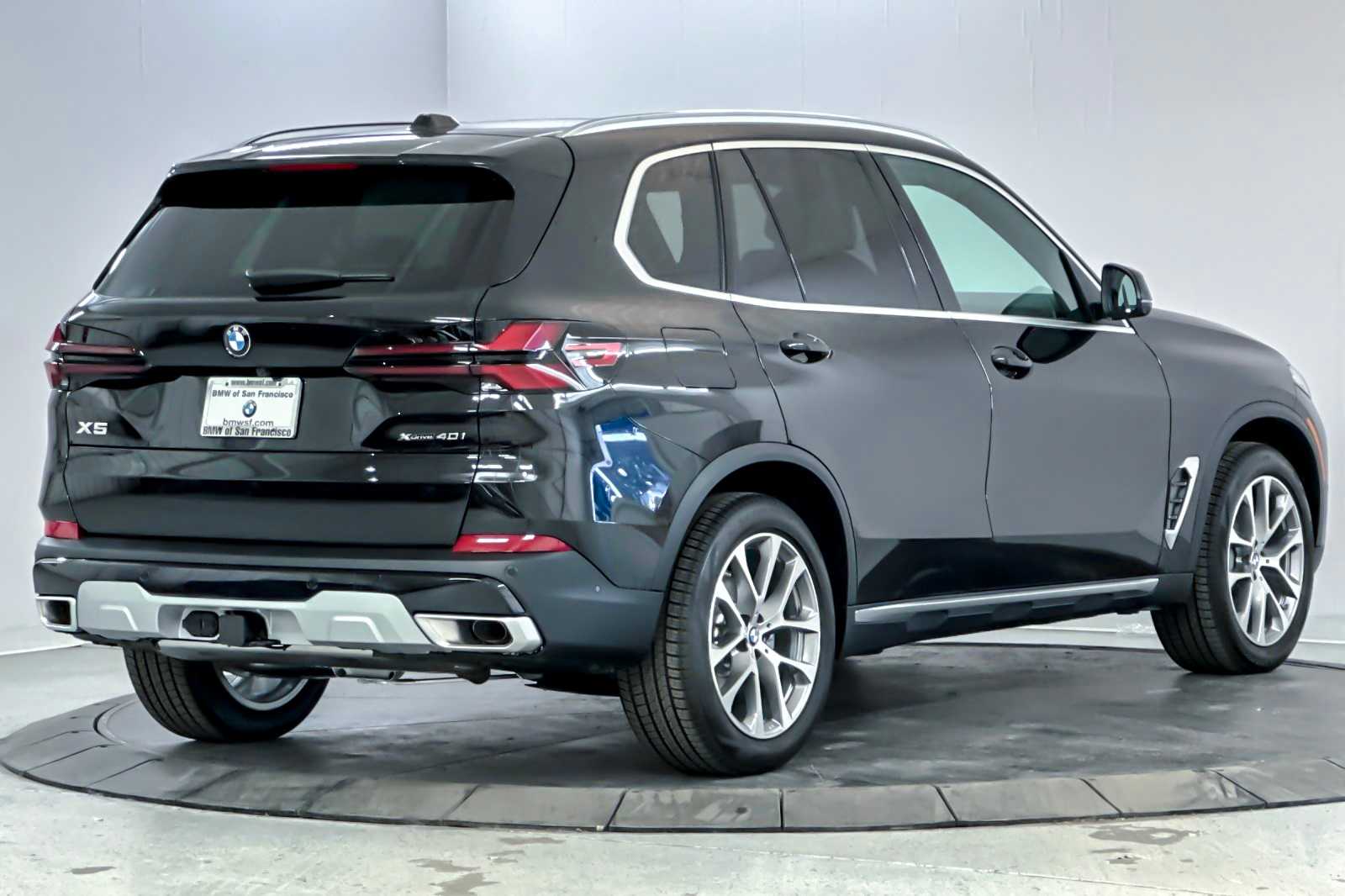 New 2026 Black Sapphire Metallic BMW xDrive40i image 2