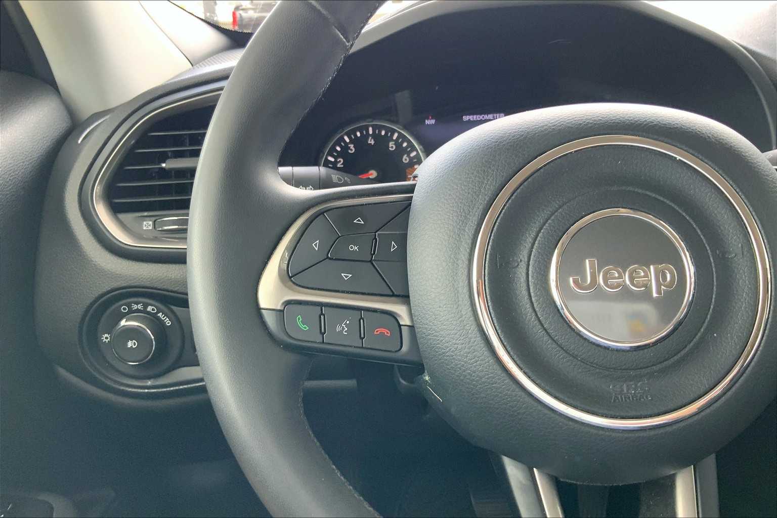 2022 Jeep Renegade Latitude photo 21