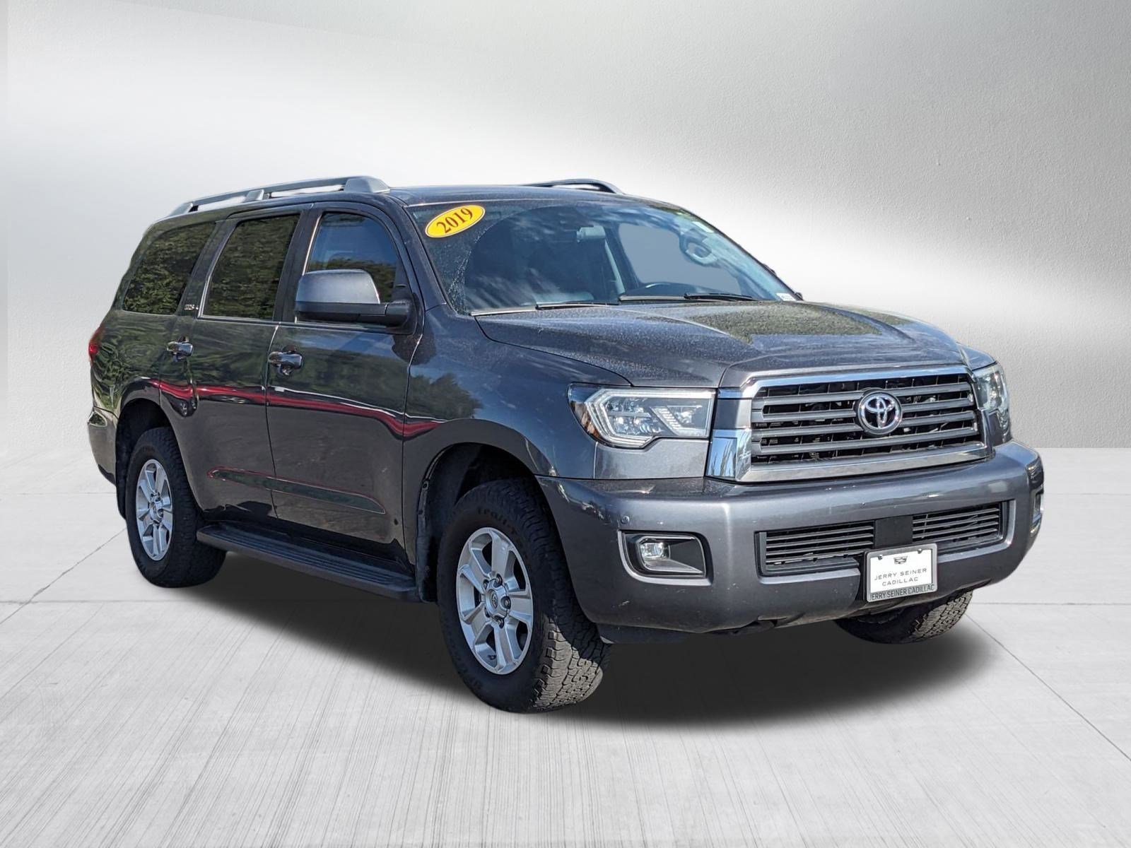 2019 Toyota Sequoia SR5 photo 7