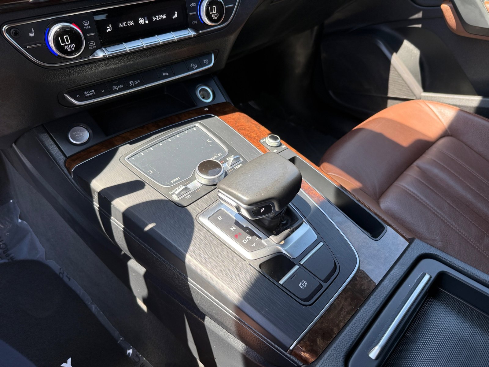 2018 Audi Q5 2.0T Premium Plus photo 12