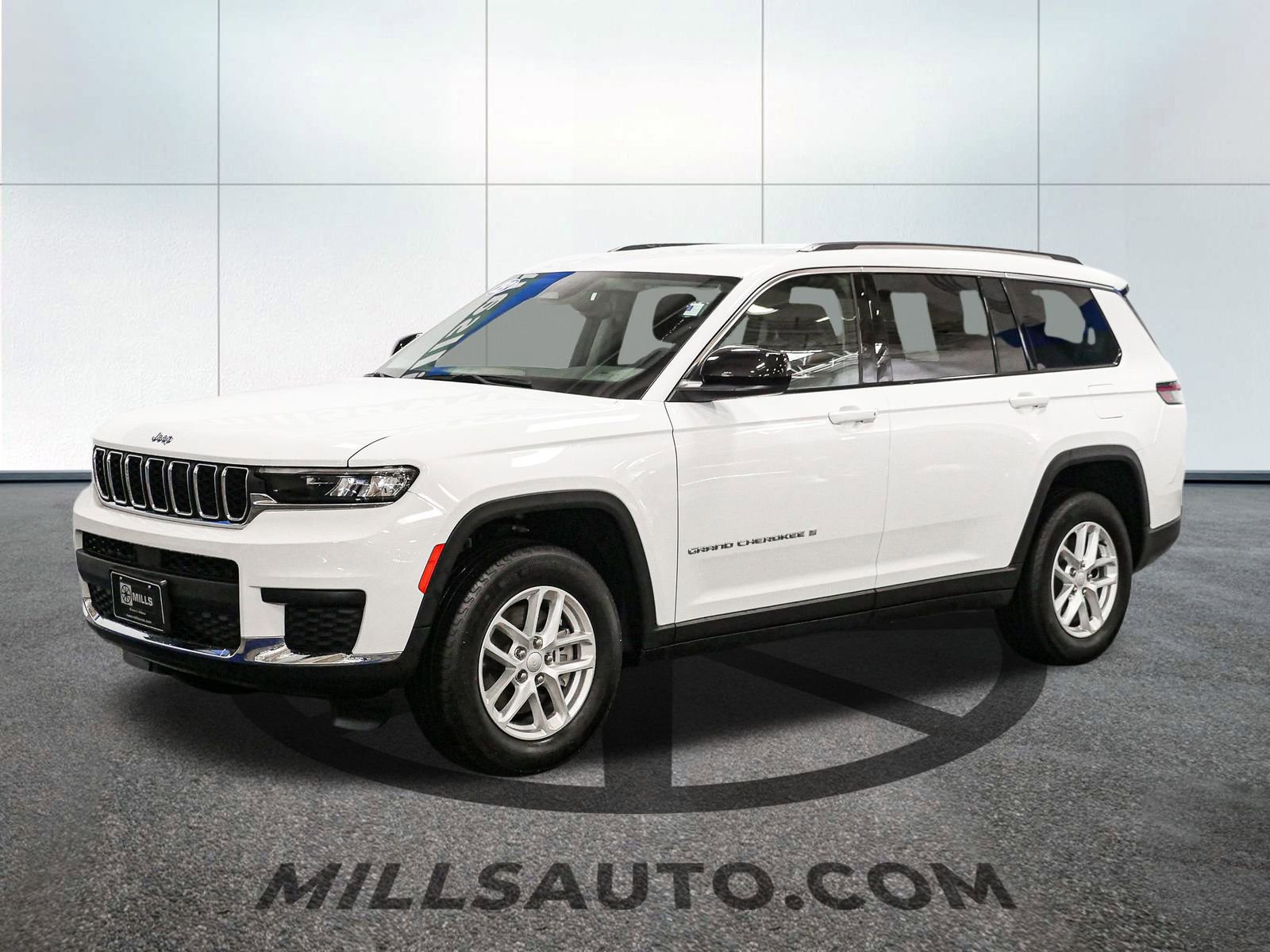 Used 2023 Jeep Grand Cherokee L Laredo with VIN 1C4RJKAG7P8894151 for sale in Baxter, Minnesota