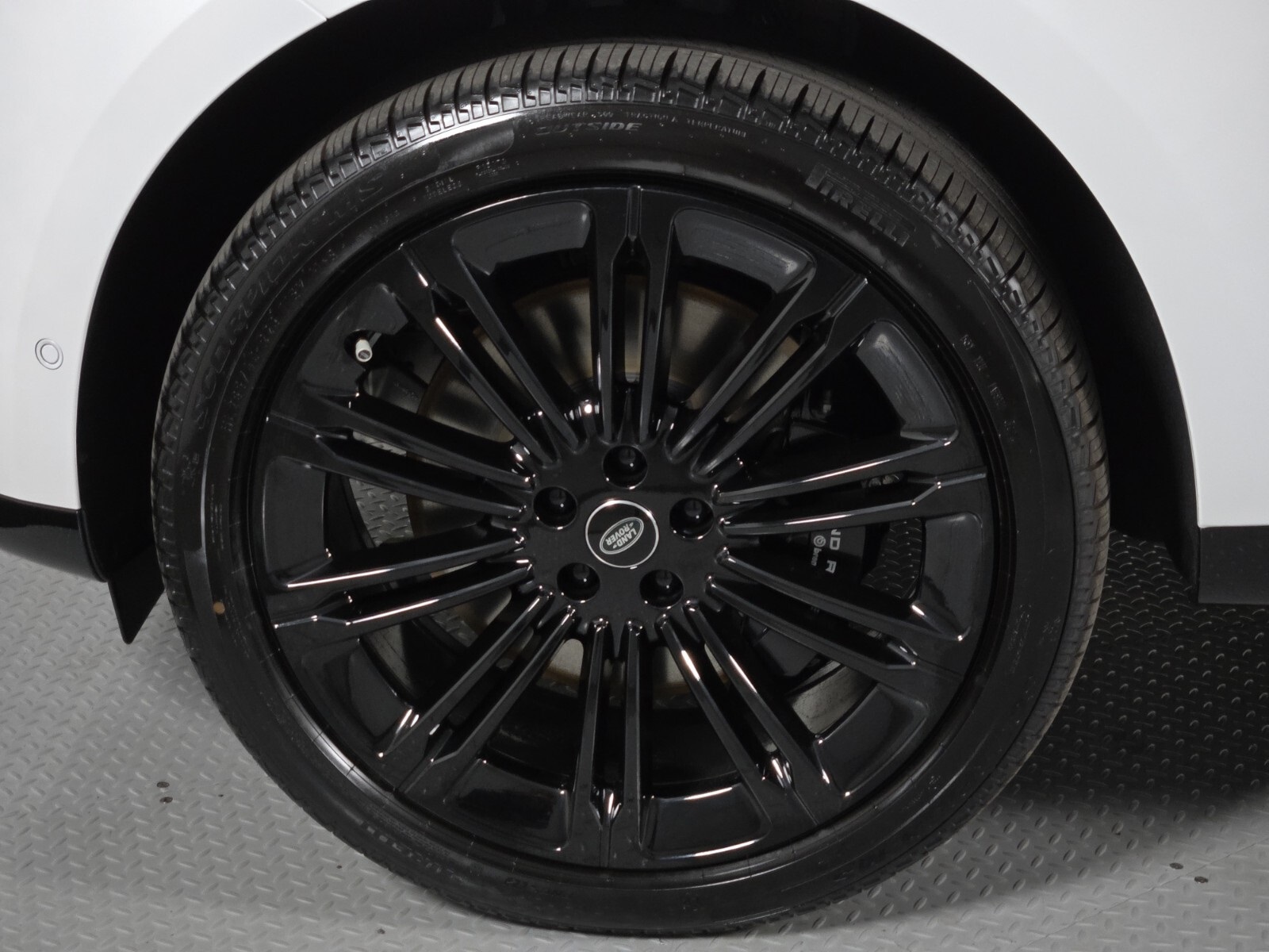 2025 Land Rover Range Rover Autobiography photo 6
