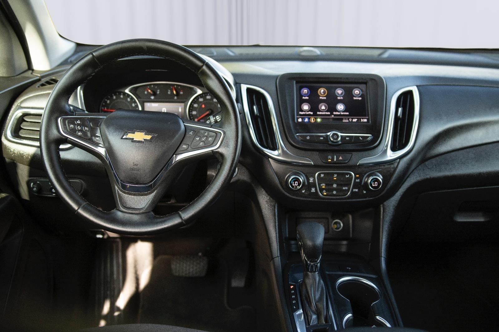 2024 Chevrolet Equinox LT photo 3