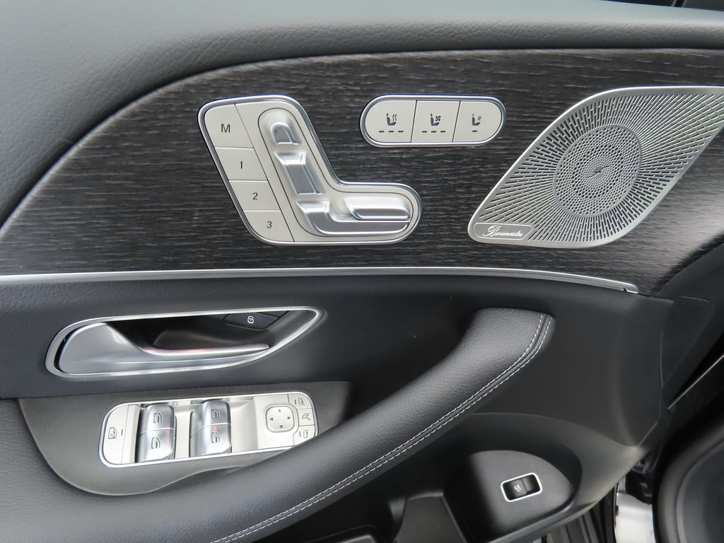 2026 Mercedes Benz GLS 450 4MATIC photo 23