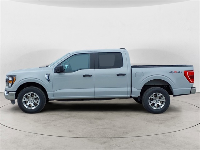 Used 2023 White Ford XLT image 2