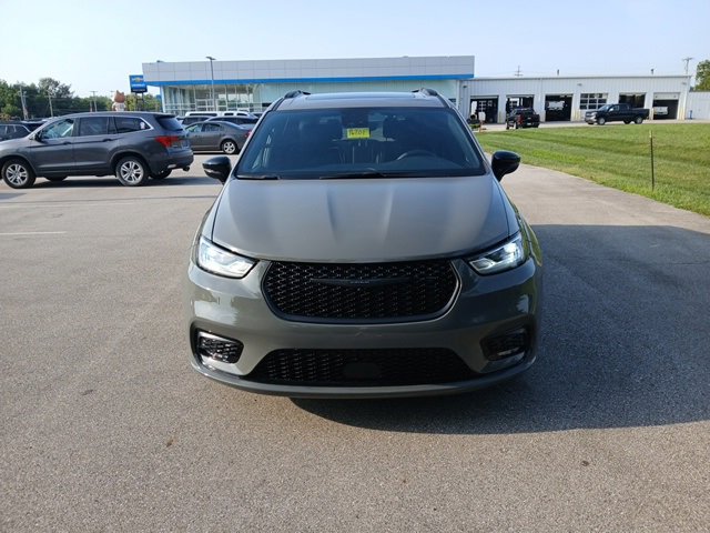 2025 Chrysler Pacifica Limited photo 8