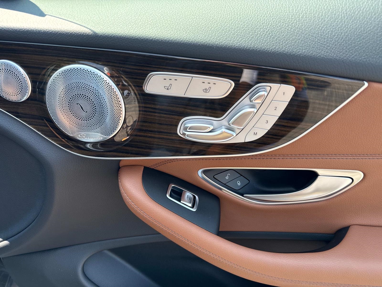 2018 Mercedes Benz C 300 photo 7