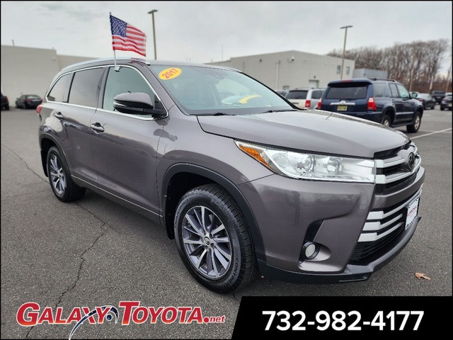 2017 Toyota Highlander XLE's photo
