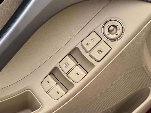 2013 Hyundai Elantra GLS photo 25
