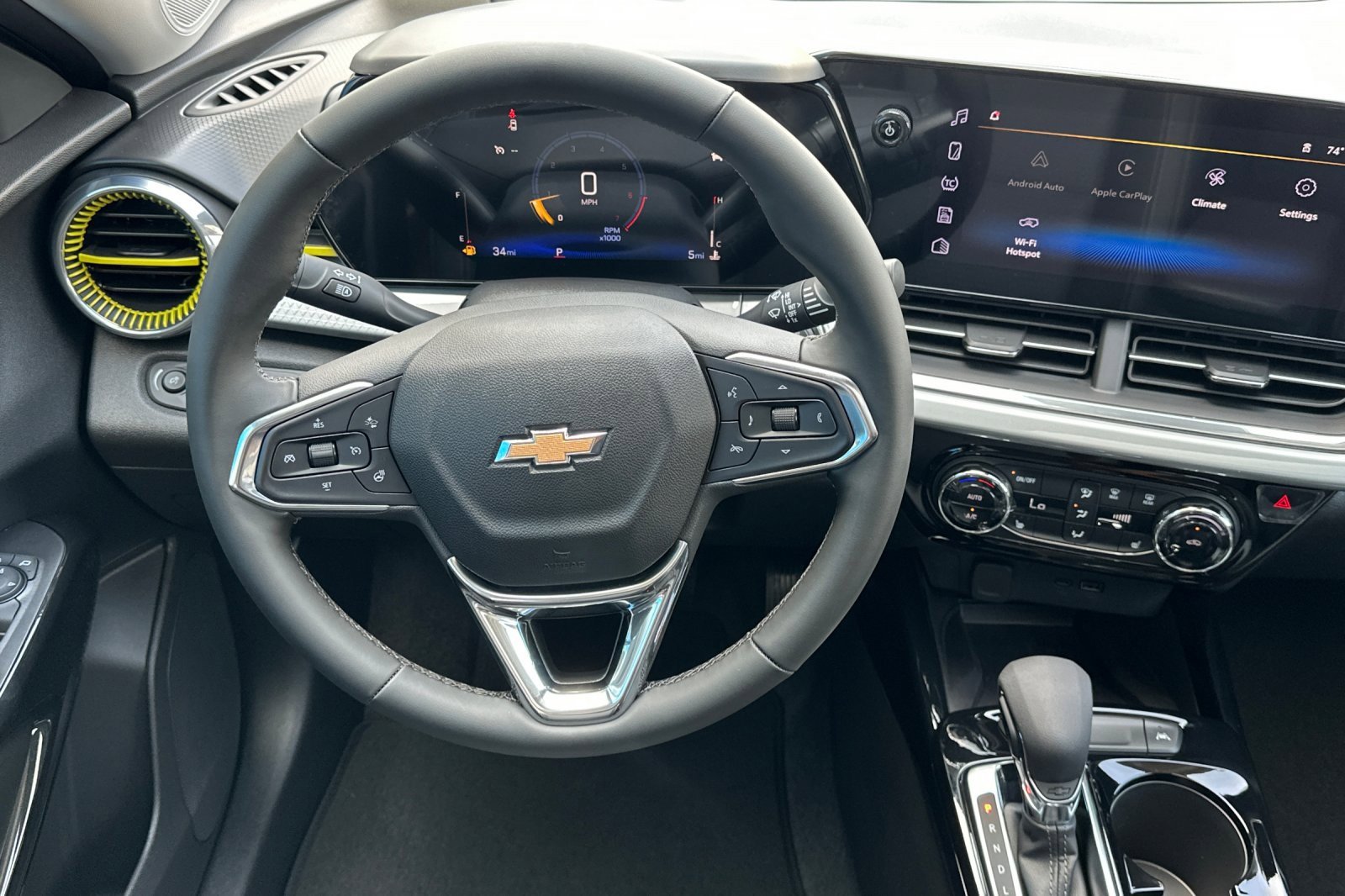 2025 Chevrolet Trax LT photo 10