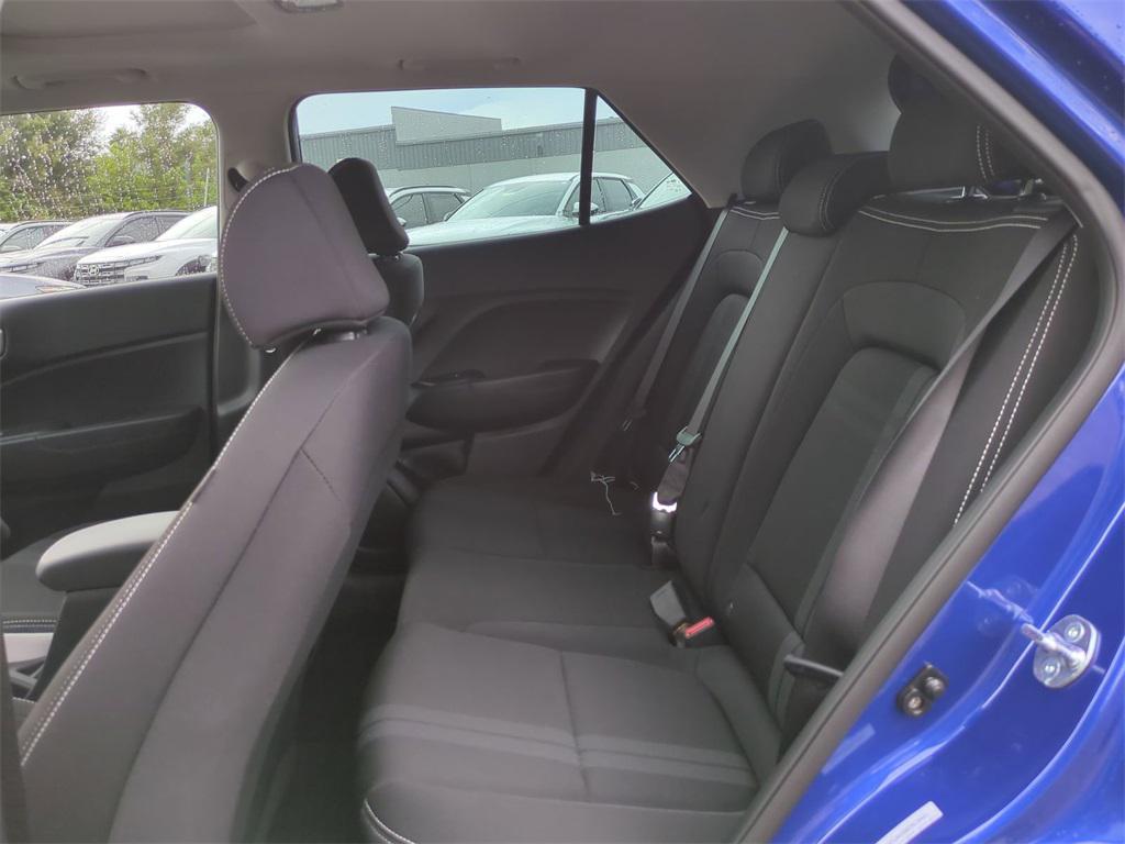 2025 Hyundai Venue SEL photo 11