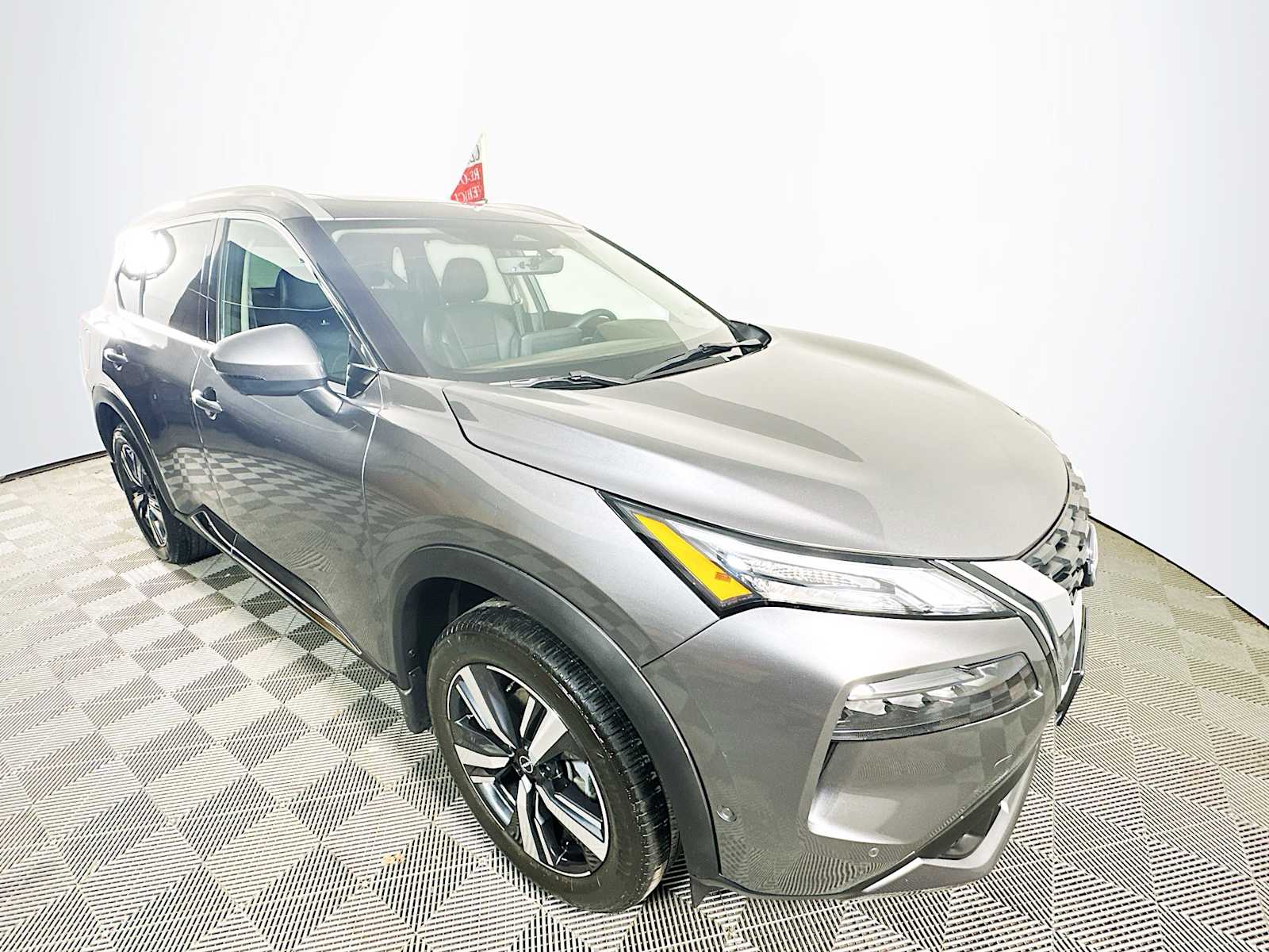 2023 Nissan Rogue SL photo 3
