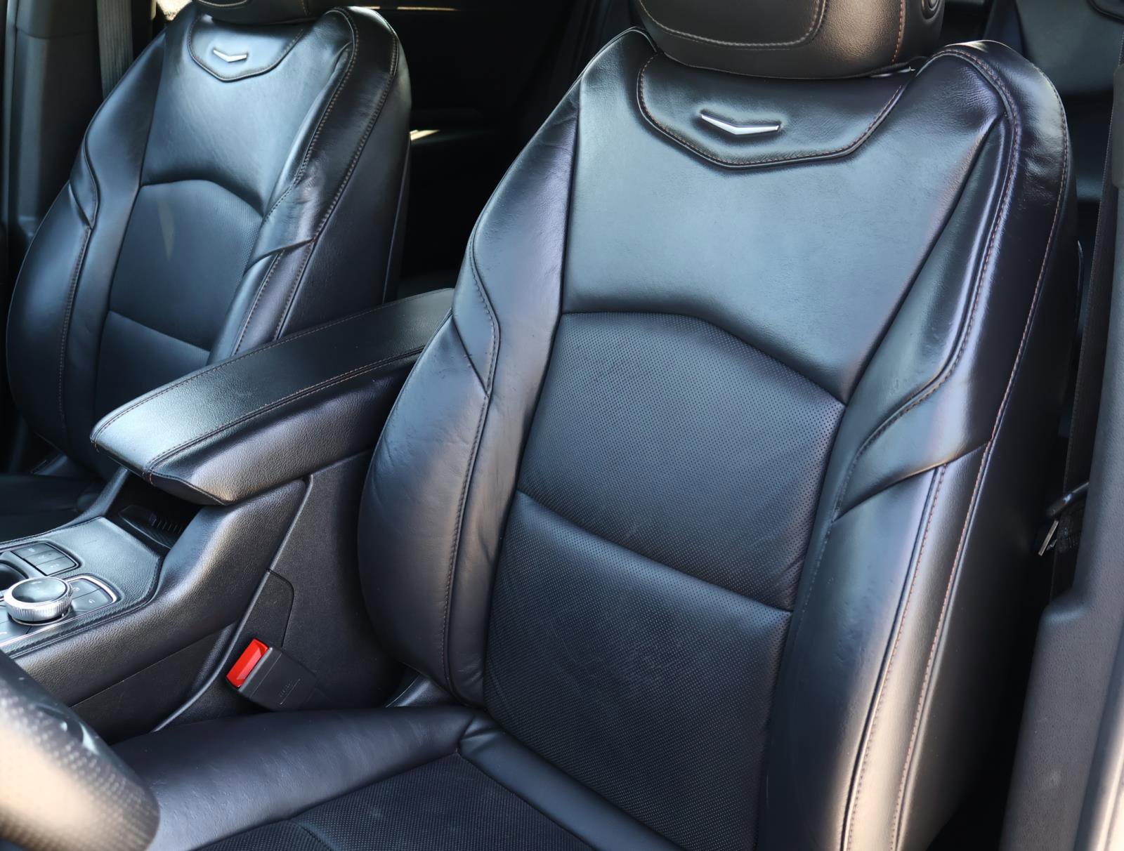 2023 Cadillac XT4 Sport photo 18