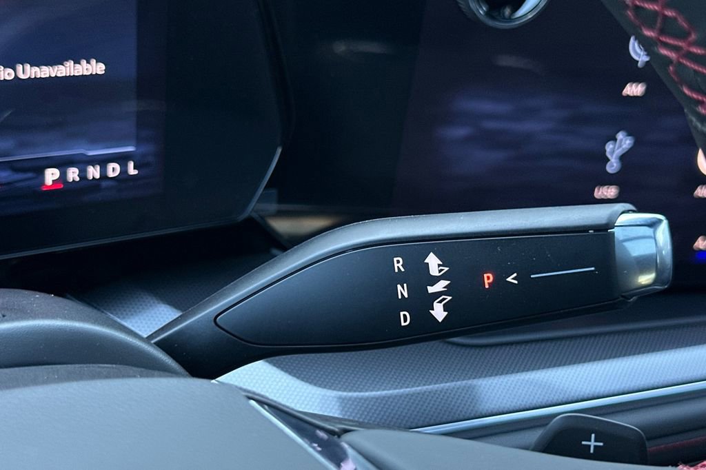 2025 Chevrolet Suburban RST photo 25