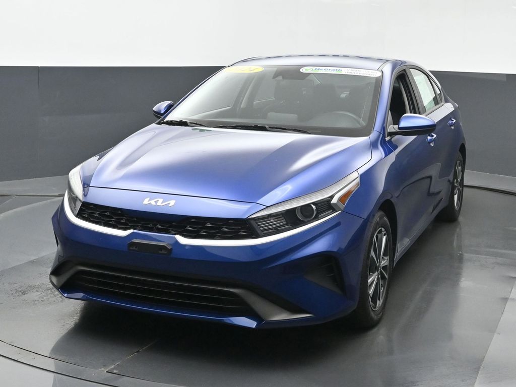 2024 Kia Forte LXS photo 4